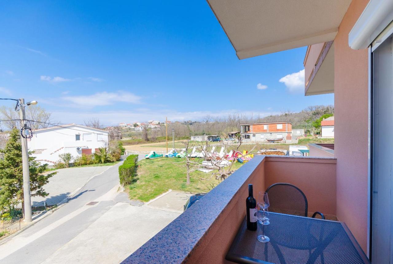 Apartments And Room Ljubica Лопар Екстериор снимка