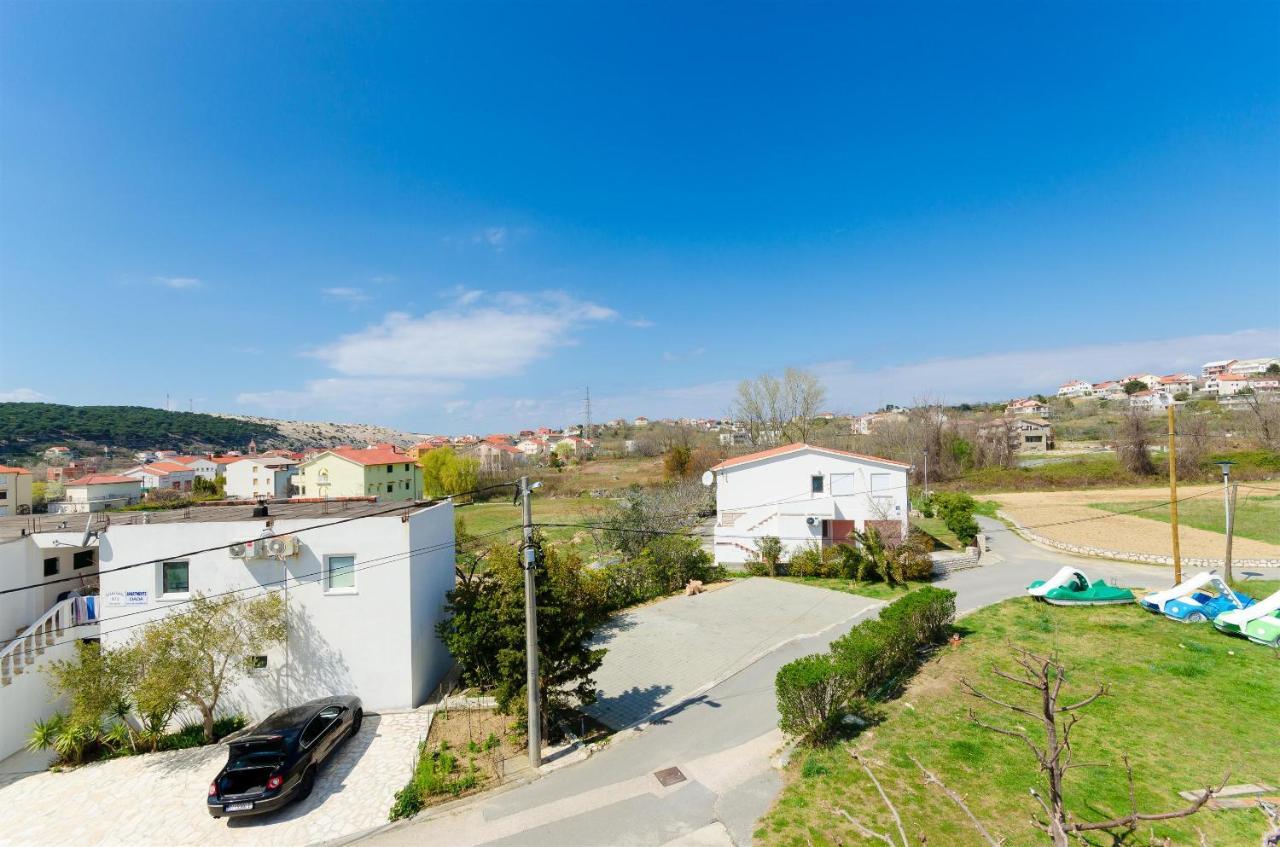Apartments And Room Ljubica Лопар Екстериор снимка