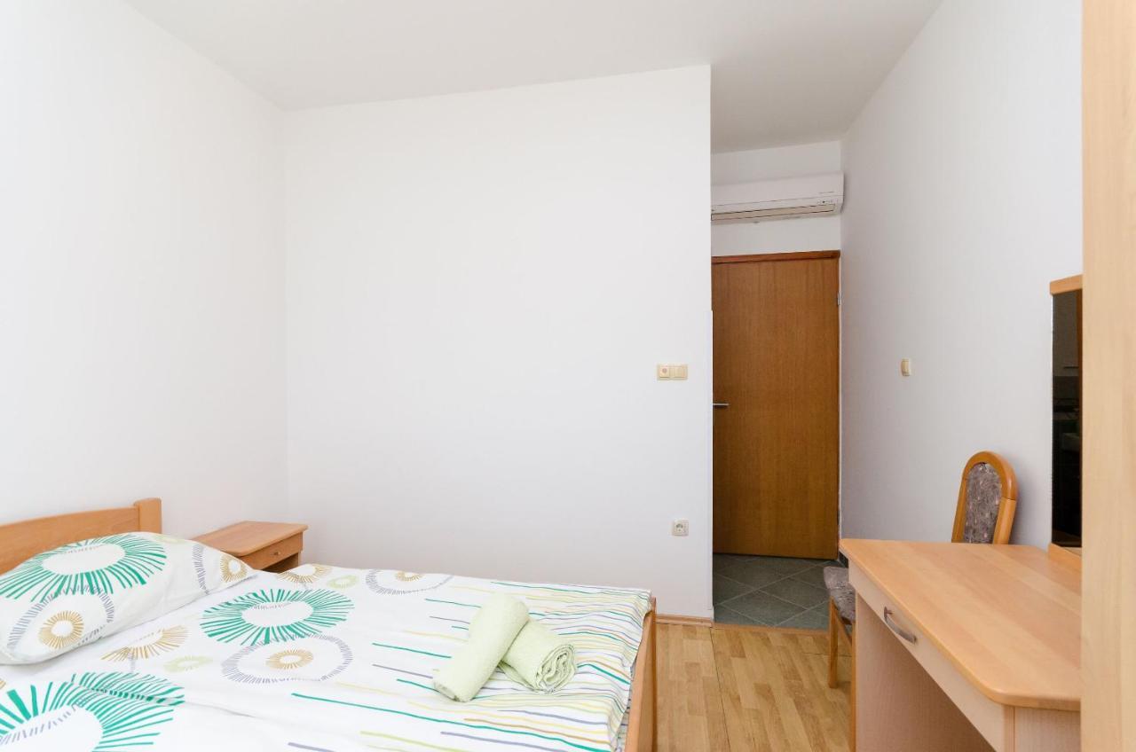 Apartments And Room Ljubica Лопар Екстериор снимка